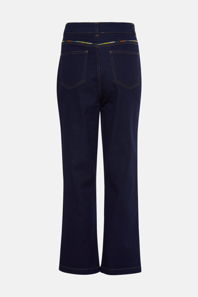 Diverse jeans en donkerblauw denim van NAF NAF met achterzakken en contrasterende stiksels aan de taille.