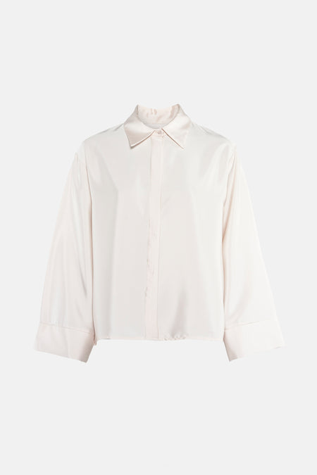 Ecru blouse met lange mouwen van AMELIE ET AMELIE, van satijn, met een losse pasvorm en kimonomouwen.
