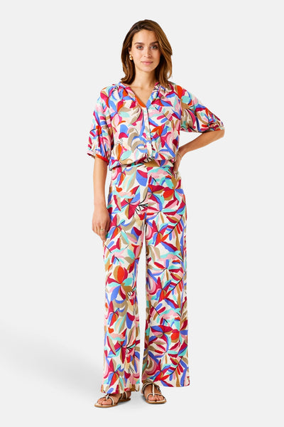 Chemisier à manches courtes multicolore de GARCIA, avec un motif floral.