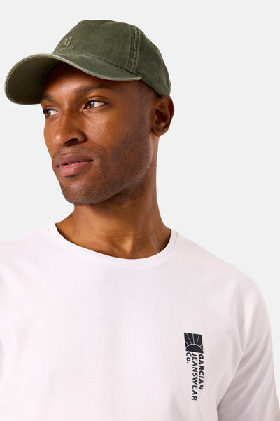 T-shirt à manches courtes blanc de GARCIA, avec un logo discret sur le devant.