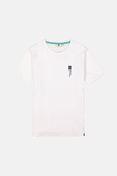 T-shirt blanc à manches courtes de GARCIA, avec un petit logo imprimé sur la poitrine.
