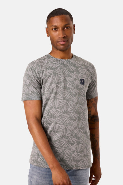 Kaki T-shirt met korte mouwen van GARCIA, met een bladmotief.