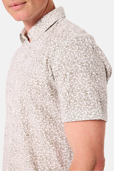 Groen overhemd met korte mouwen van GARCIA, met een all-over print, zijaanzicht.