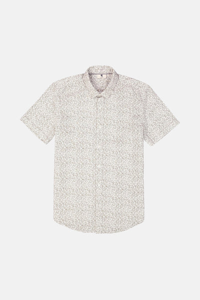 Groen overhemd met korte mouwen van GARCIA, met een print op een witte achtergrond.