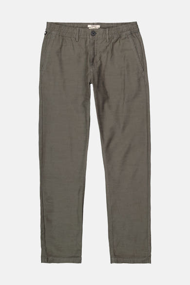 Chino kaki de GARCIA, avec une ceinture élastique et des poches latérales.