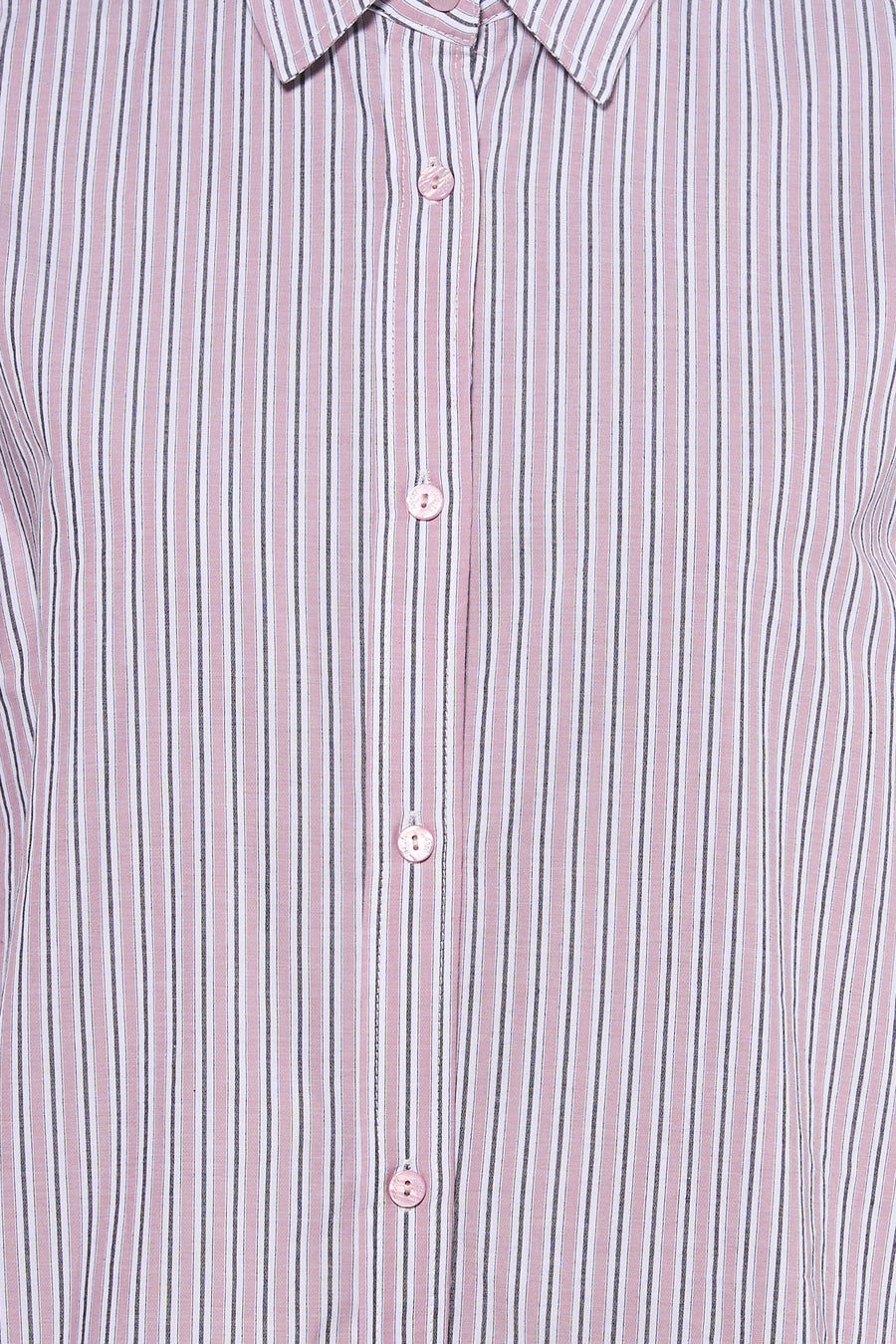 Chemise rose à rayures verticales by ADORE avec fermeture boutonnée sur le devant.