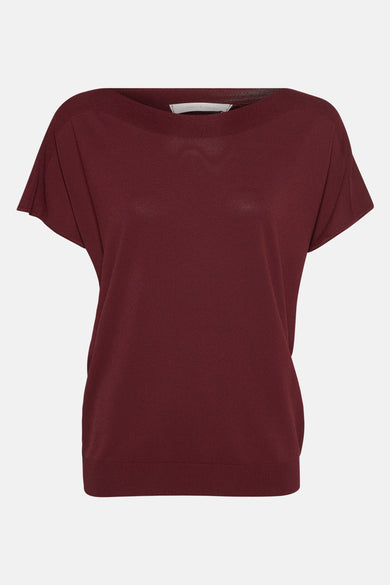 Pull à col rond rouge de AMELIE ET AMELIE avec manches courtes et maille fine.