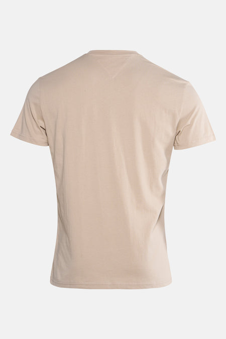 Beige T-shirt met korte mouwen van TOMMY JEANS, achterkant, subtiel gemarkeerde V-hals.