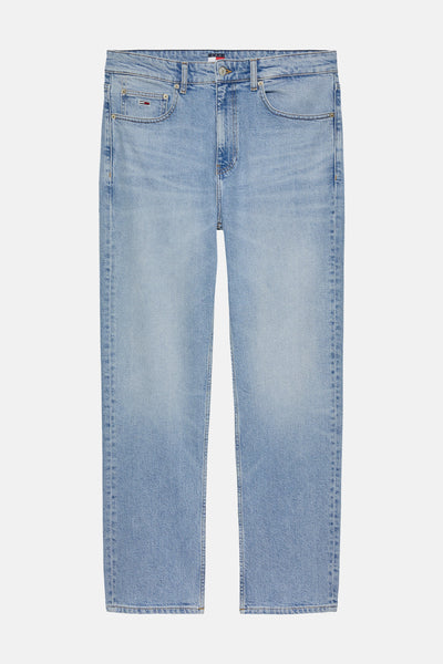 Jean droit en denim bleu clair de TOMMY JEANS, coupe droite classique.