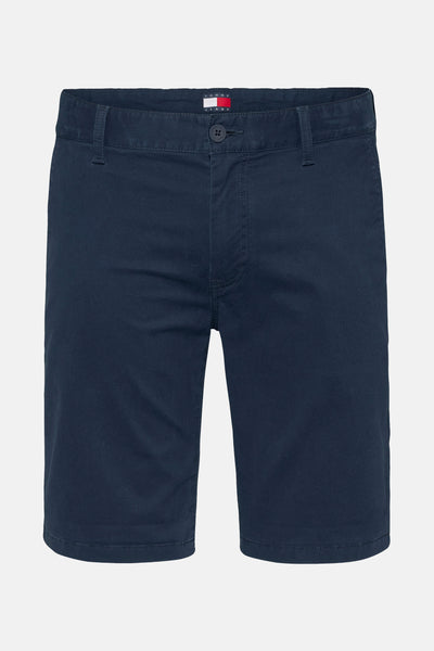 Short bleu de TOMMY JEANS, coupe classique avec fermeture à bouton, sur fond blanc.