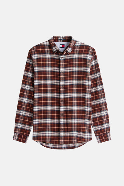Chemise à manches longues marron à carreaux by TOMMY JEANS, avec fermeture boutonnée et col classique.