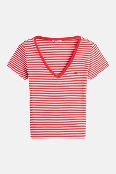 Tommy Jeans gestreept T-shirt in rood en wit, met een rode V-hals en subtiel logo.