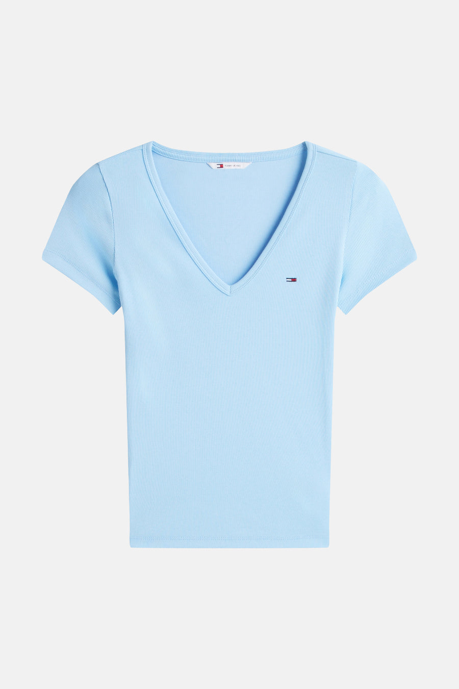 T-shirt bleu en maille côtelée de Tommy Jeans, avec un col en V et logo drapeau sur la poitrine.
