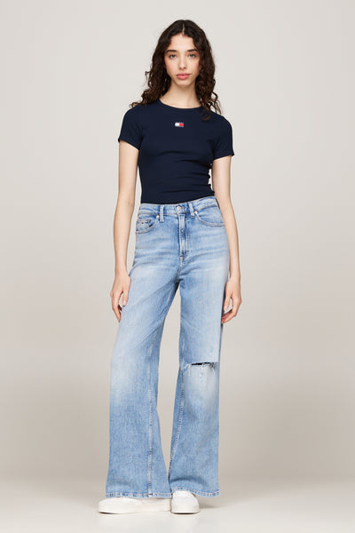 Blauw T-shirt met korte mouwen van Tommy Jeans, in fijne ribgebreide stof met logo op de borst.