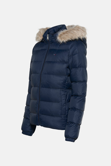 Veste courte bleue de Tommy Jeans, avec capuche bordée de fausse fourrure et fermeture zippée.