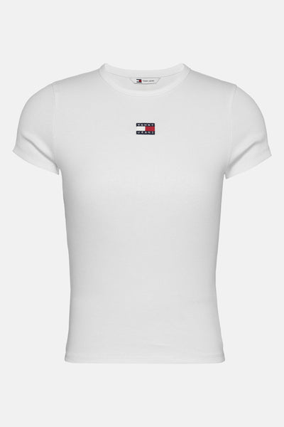 T-shirt blanc à manches courtes de TOMMY JEANS en maille côtelée avec logo sur le devant.