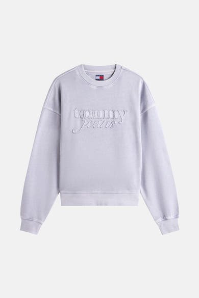 Mauve sweater van TOMMY JEANS met toon-op-toon geborduurd logo op de voorkant.