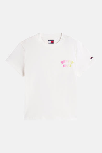 Wit T-shirt met korte mouwen van Tommy Jeans, met kleurrijk logo op de voorkant en vlag op de mouw.
