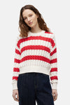 TOMMY JEANS gestreepte rood-witte trui met kabelpatroon en een klein vlaglogo op de manchet.