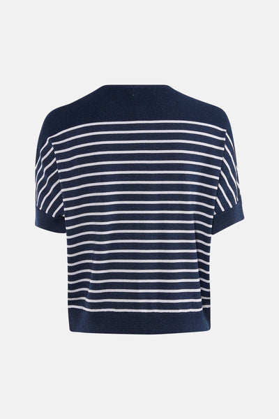 Pull multicolore col O de Molly Bracken, à rayures horizontales blanches sur fond bleu marine.