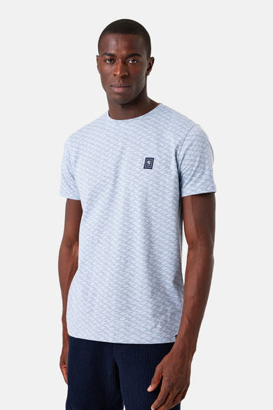Blauw T-shirt met korte mouwen van GARCIA, met subtiel golvend patroon en logo op de borst.