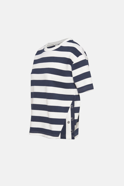 Blauw gestreept T-shirt met korte mouwen van Zabaione, met decoratieve knopen aan de zijkant.