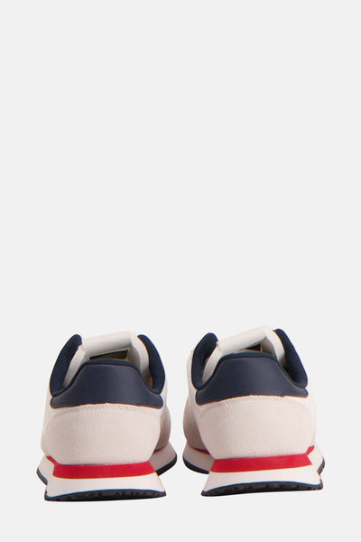 Baskets blanches de TOMMY JEANS, avec détails rouge et bleu marine, vue arrière.