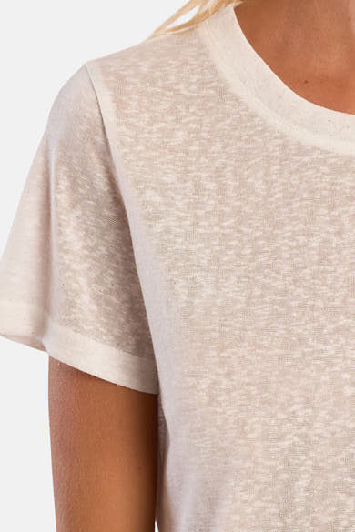 Top uni manches courtes blanc de Molly Bracken, en tissu légèrement transparent.