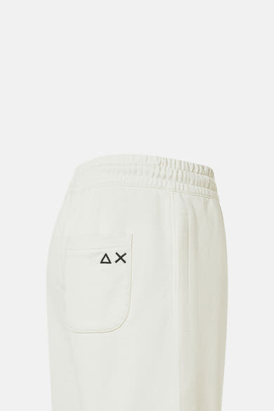 Korte ecru short van SUN 68 met achterzak versierd met logo en elastische tailleband.