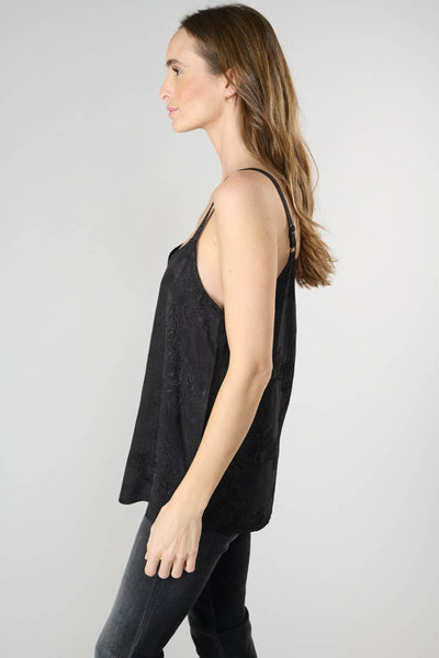 Zwarte tanktop met dunne bandjes van Le Temps des Cerises, met een subtiel toon-op-toon patroon.