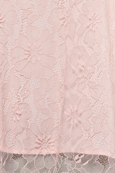 Roze blouse van kant van AMELIE ET AMELIE, met een delicaat bloemenpatroon en een ajourstructuur.