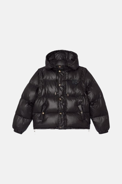 Veste courte noire de Le Temps des Cerises avec capuche et fermeture à boutons-pression dorés.