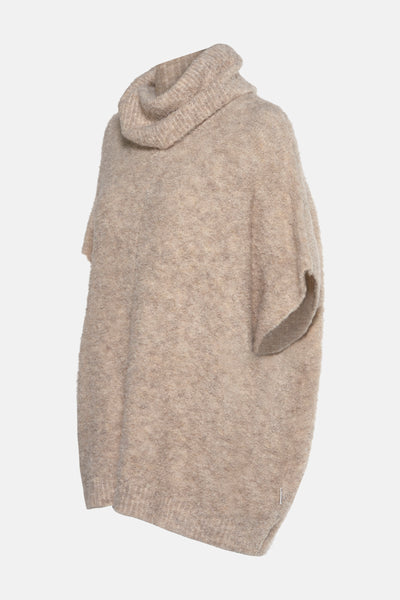 Beige gebreide trui van Temps des Cerises, met een gedrapeerde col en een zachte textuur.
