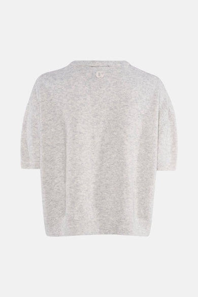 Grijze gemêleerde cardigan van Le Temps des Cerises, in zachte breinaard met discreet logo op de halslijn.