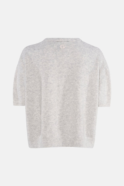 Grijze gemêleerde cardigan van Le Temps des Cerises, in zachte breinaard met discreet logo op de halslijn.