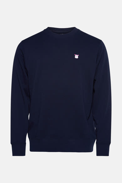 Blauwe STROM-sweatshirt met een klein decoratief motief op de borst.