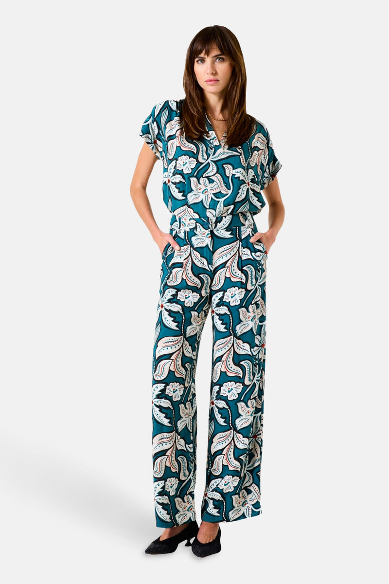 Multikleurige broek van GARCIA met een decoratieve bloemenprint en een losse, vloeiende pasvorm.