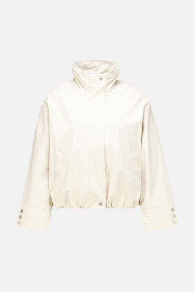 Veste courte écru de GARCIA avec col montant et fermeture à boutons-pression.
