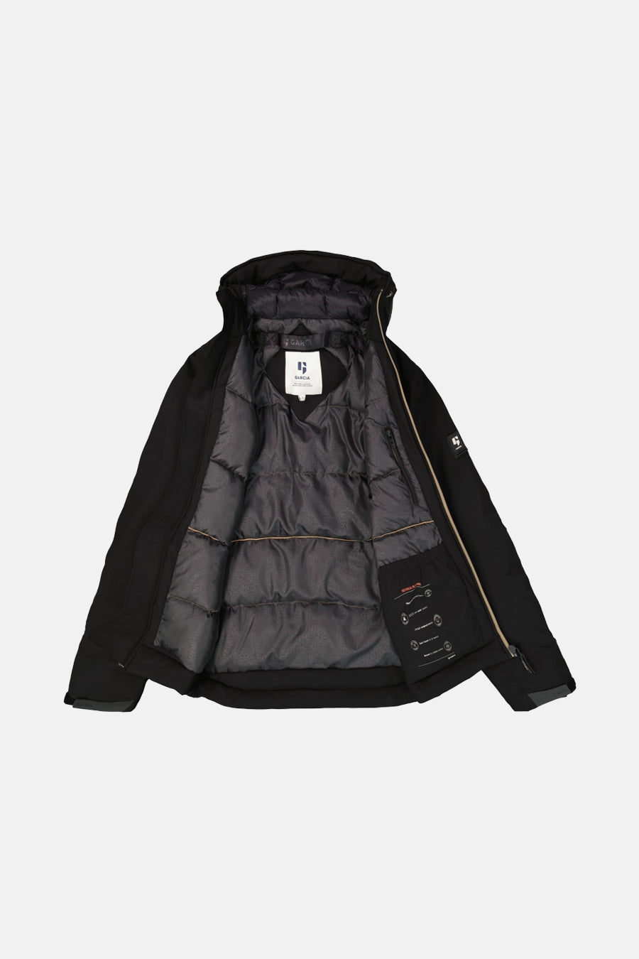 Veste de pluie noire de GARCIA avec capuche et doublure matelassée apparente.