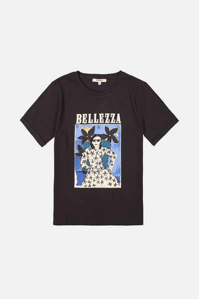 T-shirt noir à manches courtes de GARCIA avec imprimé graphique 'Bellezza' sur le devant.
