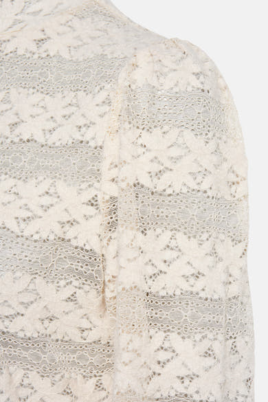 Blouse à manches longues écru de GARCIA, avec motif en dentelle florale et manches bouffantes.