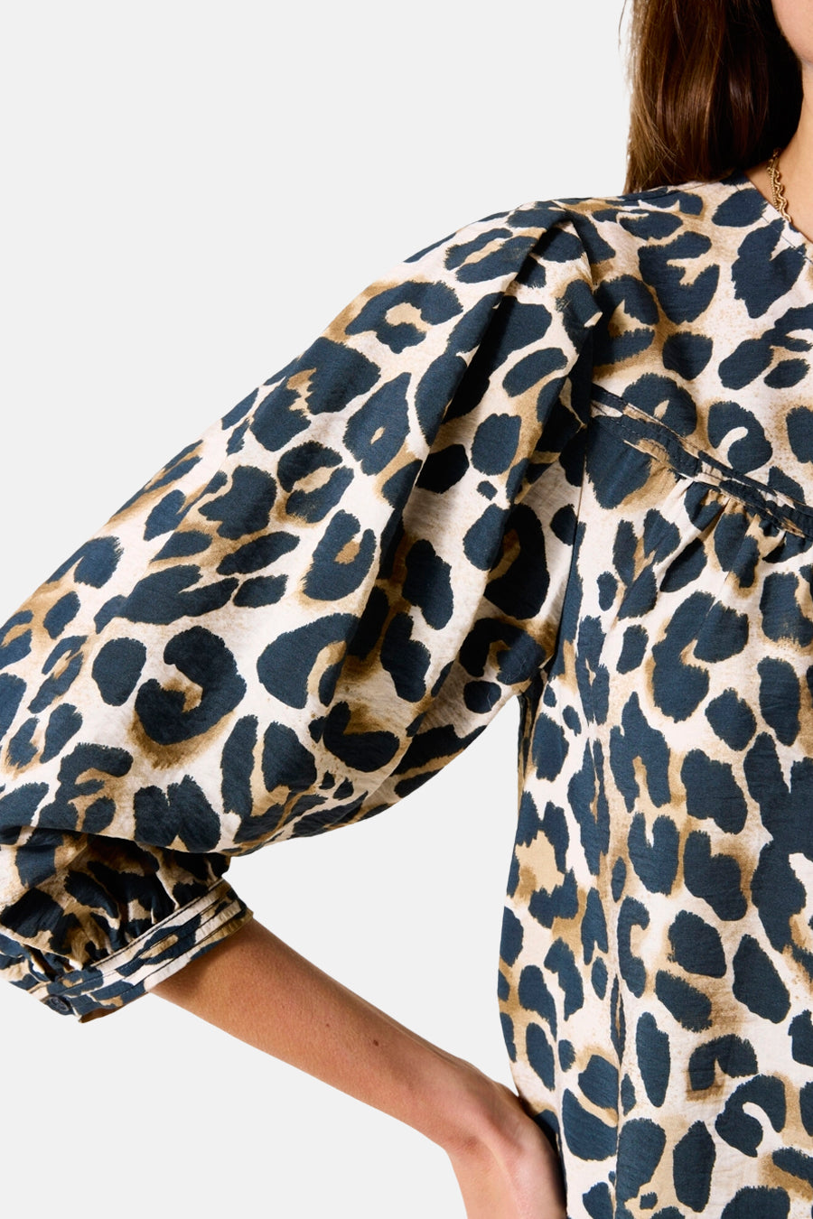 GARCIA 3/4 meerkleurige blouse met luipaardprint en pofmouwen.