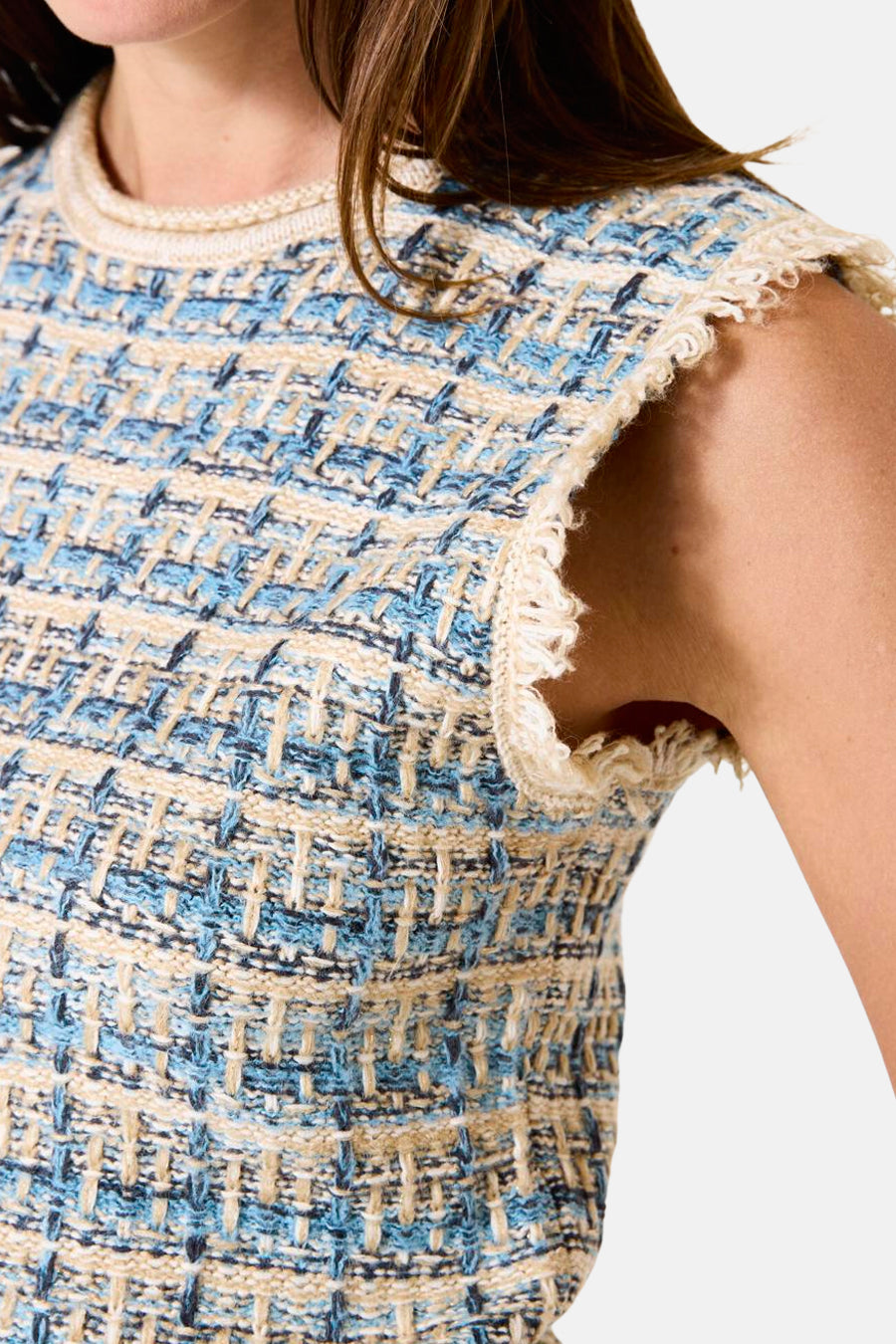 Gekleurd mouwloos topje van GARCIA met een getextureerd tweedpatroon en een franjeboord.