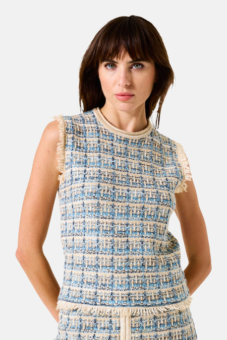 GARCIA mouwloze top met meerdere kleuren, geweven textuur en franjedetails.