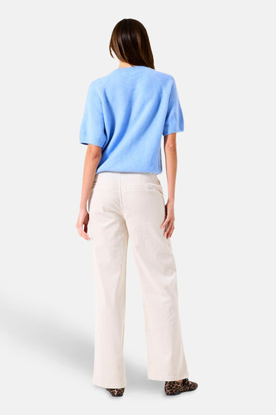 Ecru broek van GARCIA, met een rechte pasvorm en een getextureerde corduroy stof.