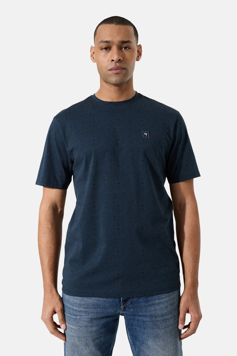 Blauw T-shirt met korte mouwen van GARCIA, met subtiel geometrisch patroon en logo op de borst.