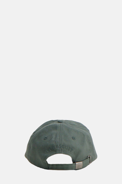 Casquette kaki par LYLE & SCOTT avec logo brodé à l'arrière et boucle de réglage argentée.