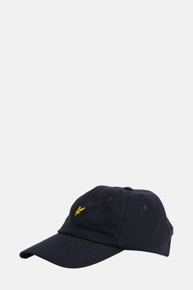 Casquette bleu foncé de LYLE & SCOTT avec logo jaune brodé sur le devant.