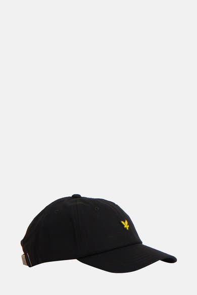 Casquette noire de LYLE & SCOTT avec logo brodé d'un aigle doré sur le devant.