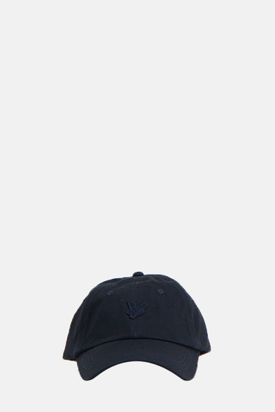 Casquette bleu foncé de LYLE & SCOTT, avec logo brodé ton sur ton sur le devant.
